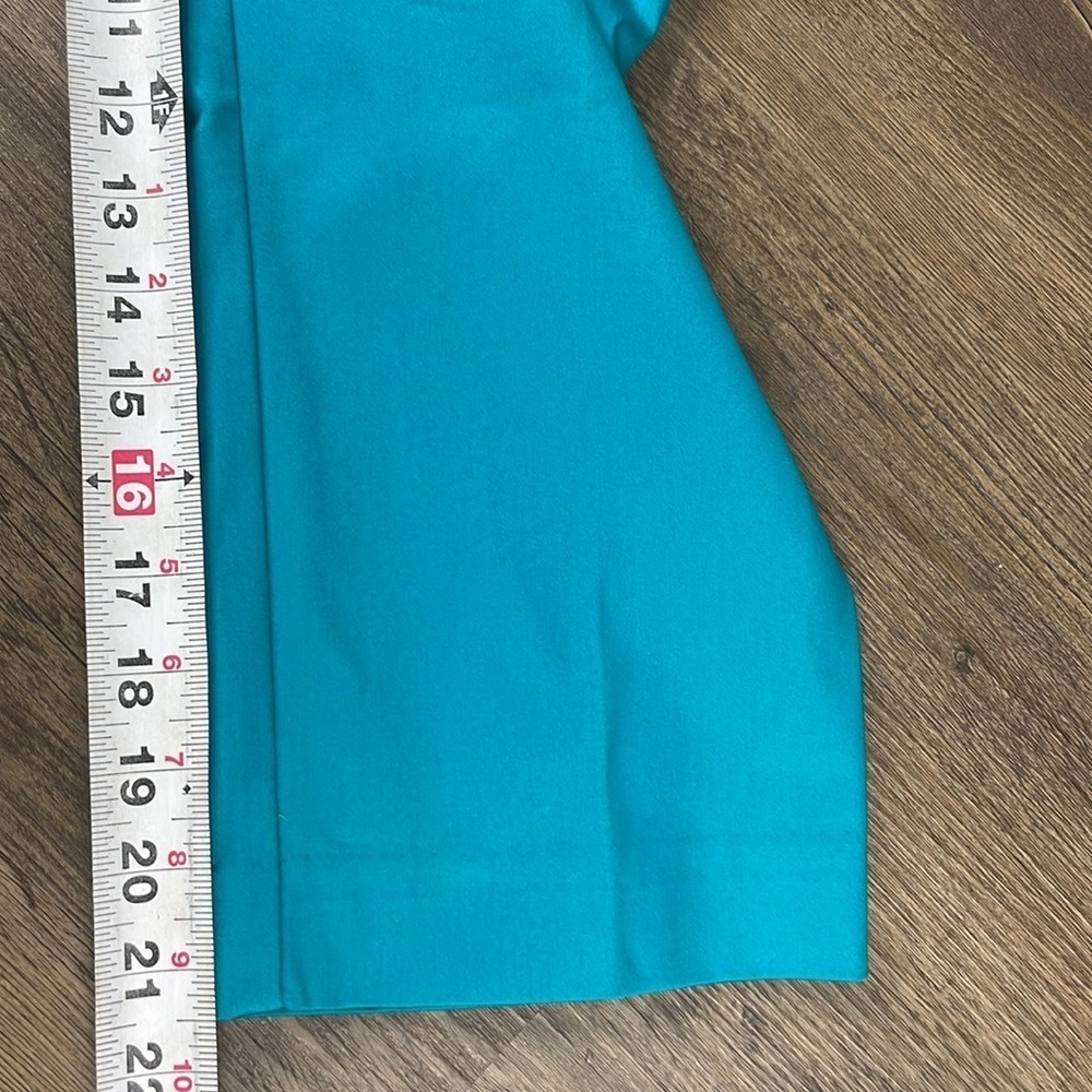 Worthington Women’s Turquoise Teal Modern Fit Crop Capri, size 10 - Picture 5 of 9
